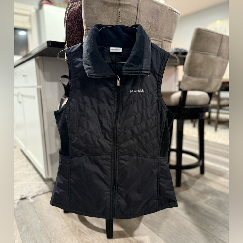 Columbia Women's Black Puffer Vest